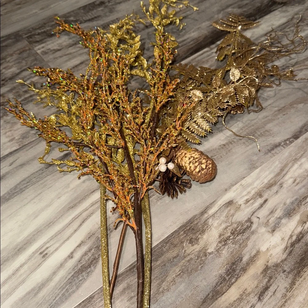 Vintage Tall ornate Etched Shiny Brass Vase 17 in w glittery gold arrangement